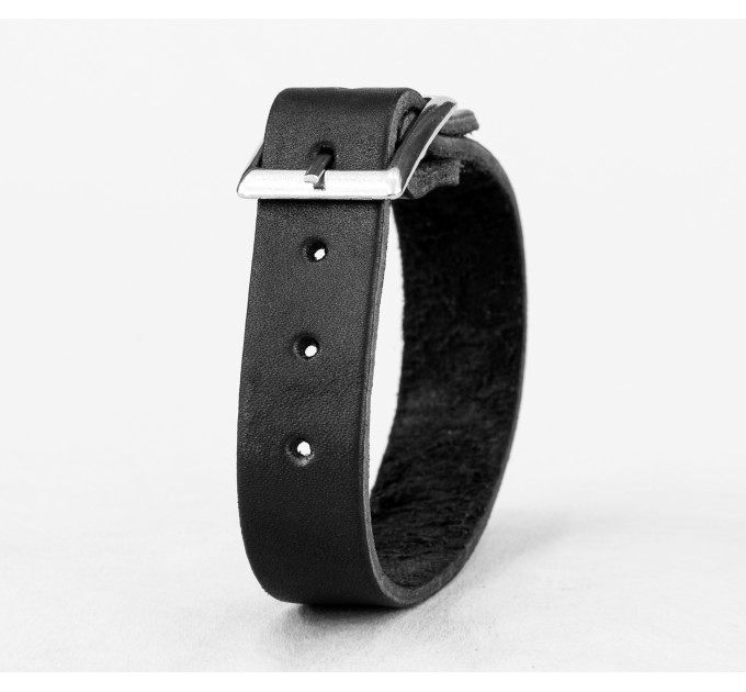 Leather bracelet for men or women, code 6904